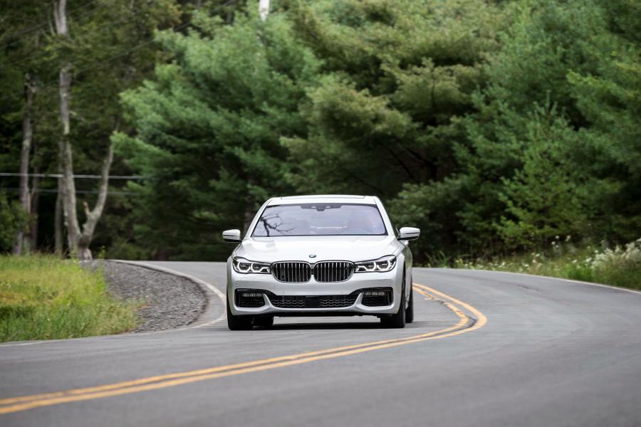  BMW 750i xDrive M Sport (G11) 2016 года  (NA) (фото 30 из 47)
